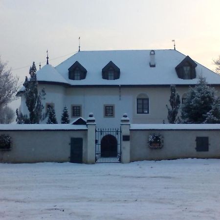 Castle Kastiel Kotesova Apartment Ngoại thất bức ảnh