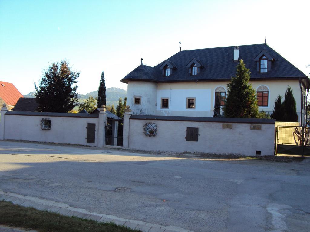 Castle Kastiel Kotesova Apartment Ngoại thất bức ảnh