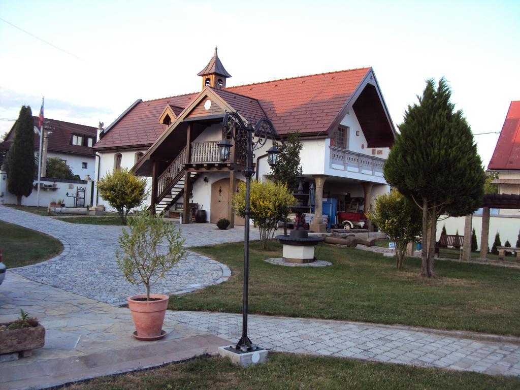 Castle Kastiel Kotesova Apartment Phòng bức ảnh