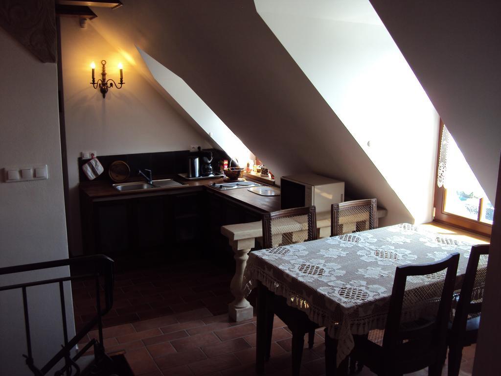 Castle Kastiel Kotesova Apartment Ngoại thất bức ảnh
