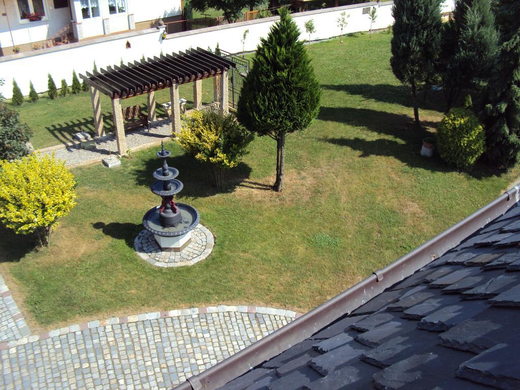 Castle Kastiel Kotesova Apartment Phòng bức ảnh