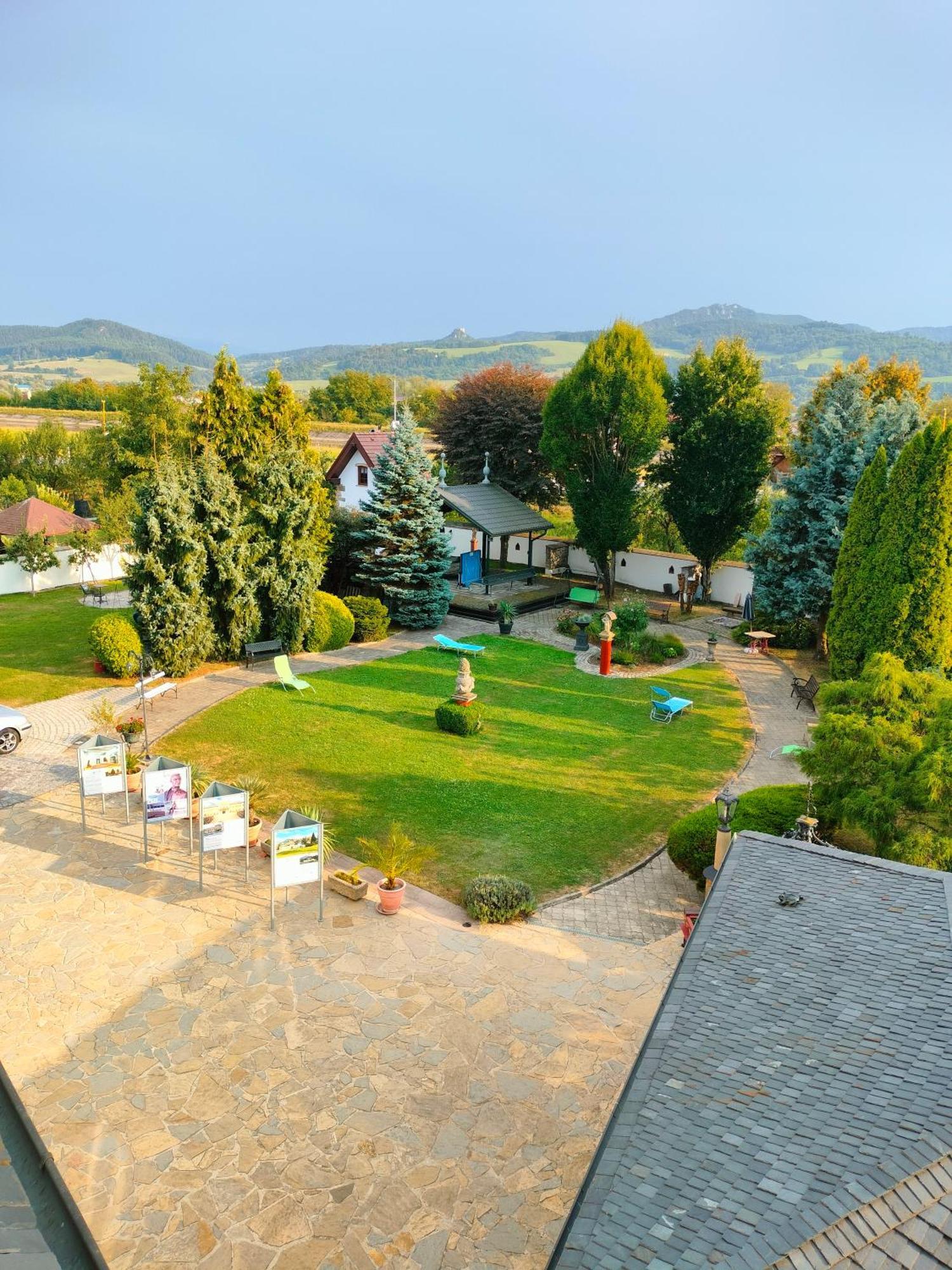 Castle Kastiel Kotesova Apartment Ngoại thất bức ảnh