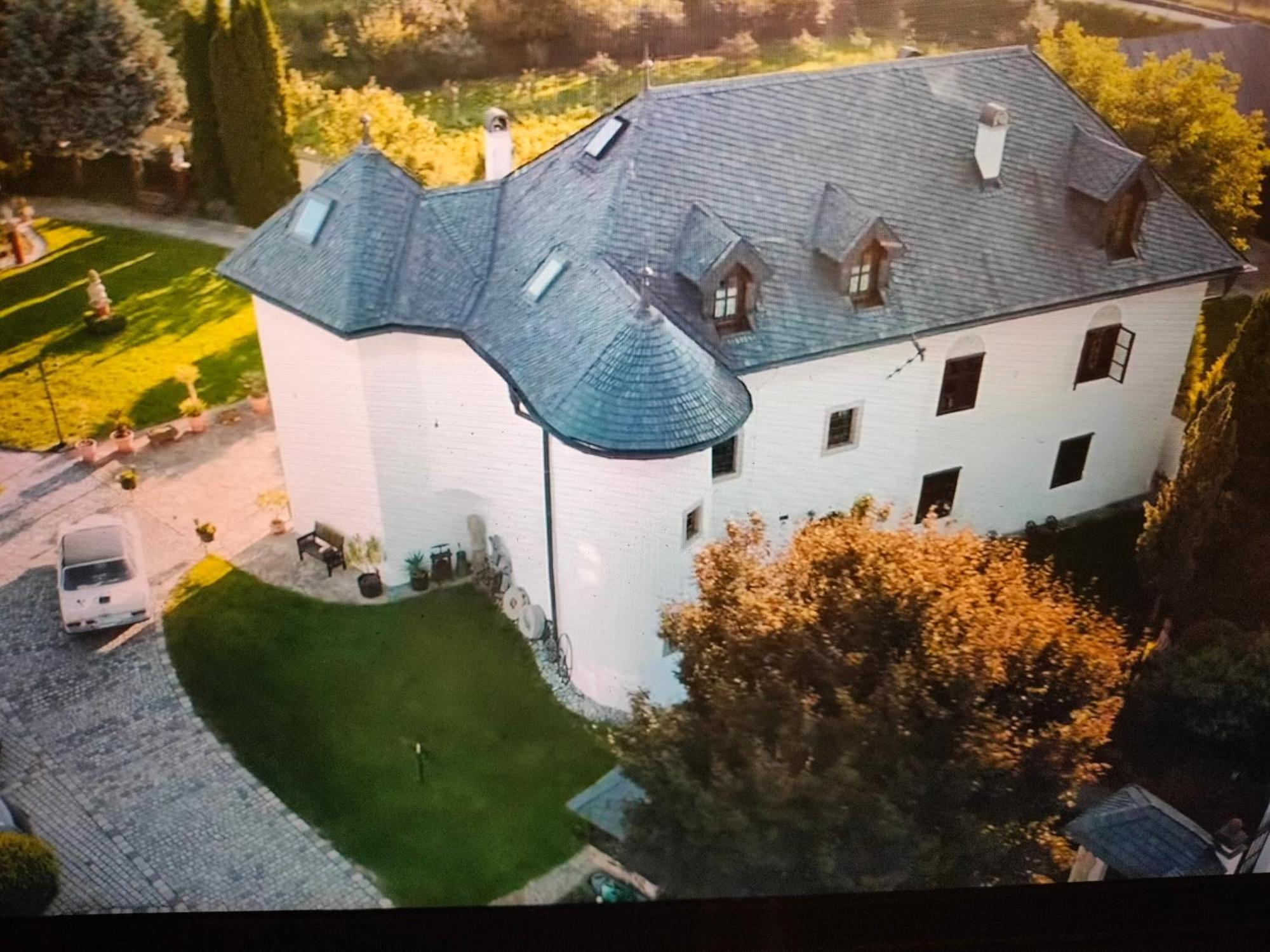 Castle Kastiel Kotesova Apartment Ngoại thất bức ảnh