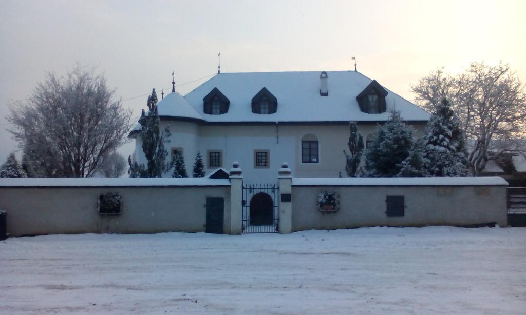 Castle Kastiel Kotesova Apartment Ngoại thất bức ảnh